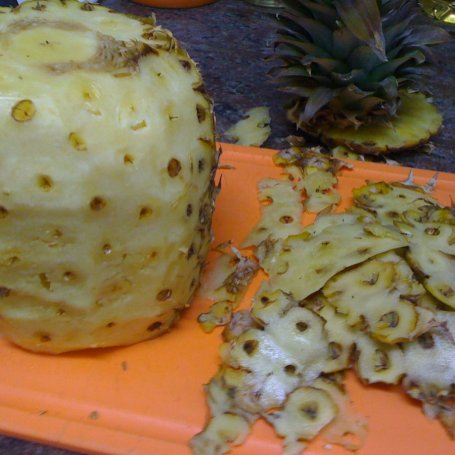 Krok 1 - Ananas smażony w cukrze z bitą śmietaną i świeżymi figami foto