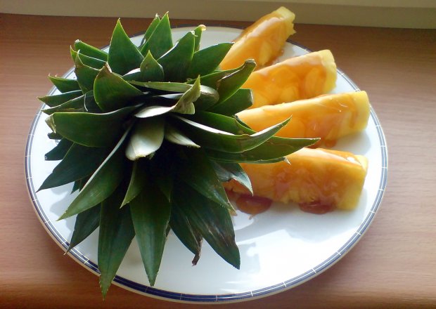 Fotografia przedstawiająca ananas w karmelu