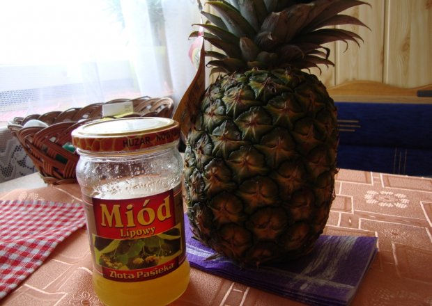 Fotografia przedstawiająca Ananas w miodzie na ciepło