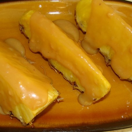 Krok 3 - Ananas w sosie krówkowym foto