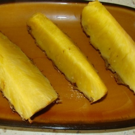 Krok 1 - Ananas w sosie krówkowym foto