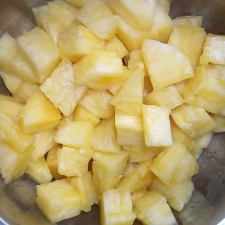Krok 3 - Ananas z kremem z żółtek foto