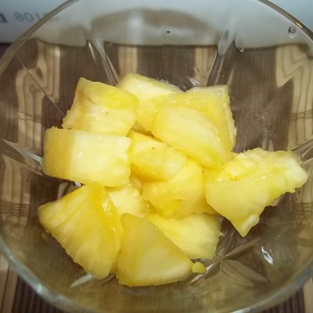 Krok 4 - Ananas z kremem z żółtek foto