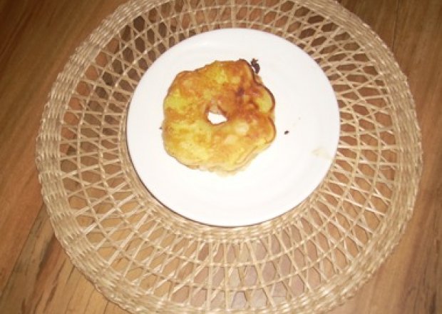 Fotografia przedstawiająca Ananas z nutą cynamonu w cieście