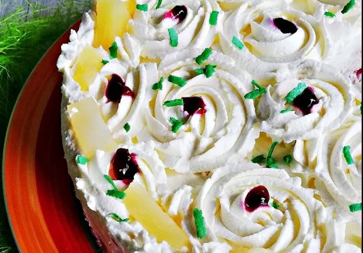 Ananasowo-porzeczkowy tort bez pieczenia Zewy foto