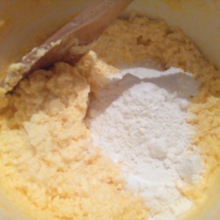 Krok 5 - Angielskie ciasto mocno cytrynowe foto