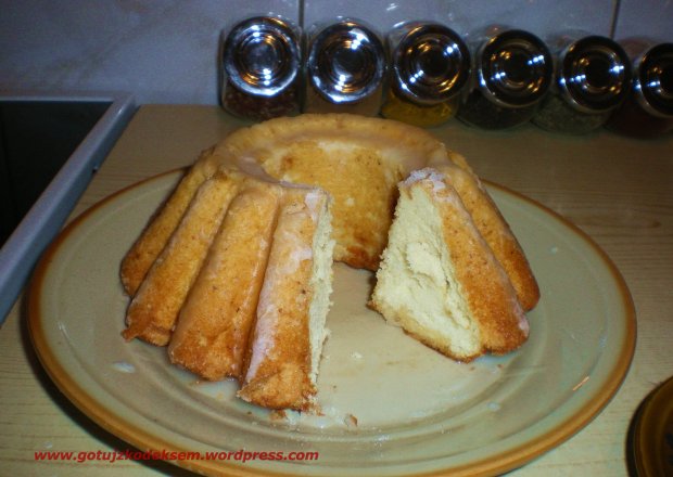 Fotografia przedstawiająca Anielski puch, czyli ciasto na samych białkach