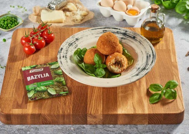 Fotografia przedstawiająca Arancini - sycylijskie ryżowe kulki z mięsem, DS XXIII, odc. 10