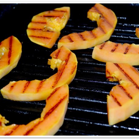 Krok 3 - Argentyńskie krewetki z grillowaną papają foto