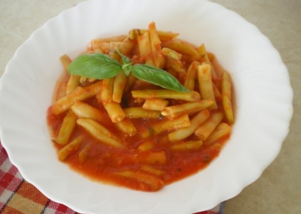 Fotografia przedstawiająca Aromatyczna fasolka w pomidorach