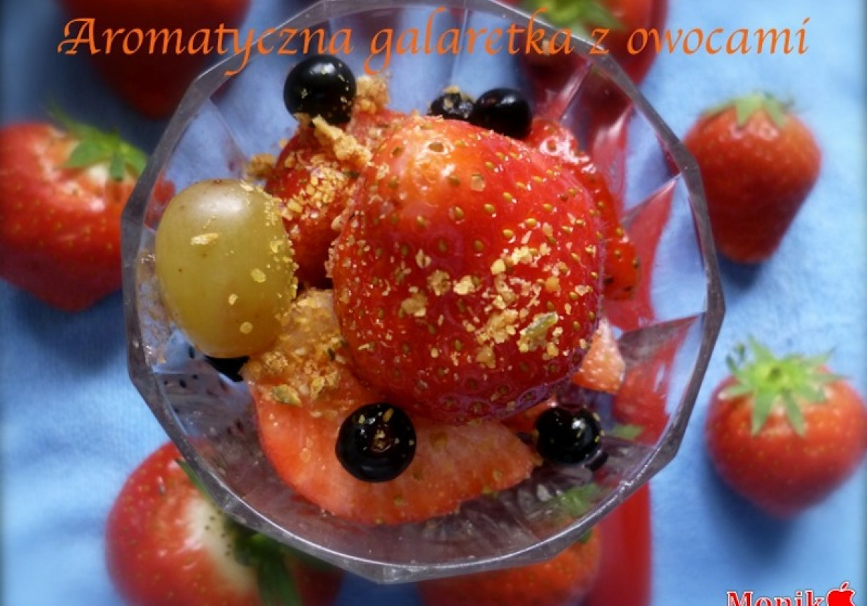 Aromatyczna galaretka z owocami foto