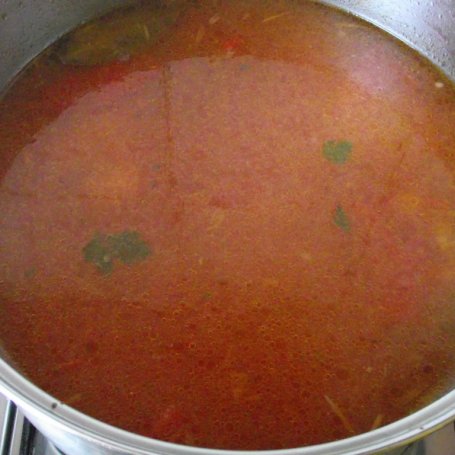 Krok 5 - Aromatyczna pomidorowa z białą papryką i oscypkiem foto
