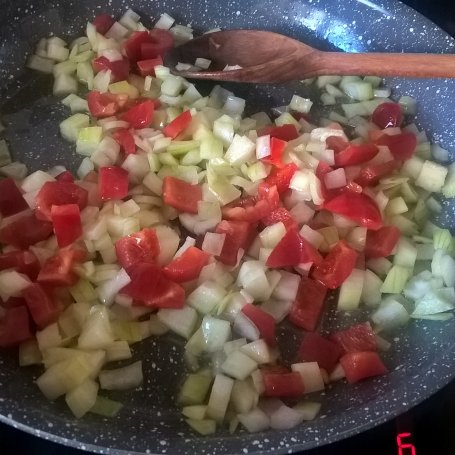 Krok 2 - Aromatyczna potrawka z czerwoną soczewicą i cukinią foto