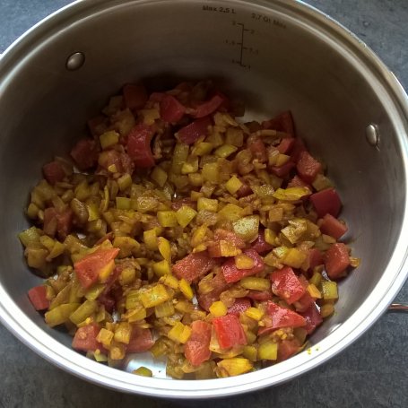 Krok 4 - Aromatyczna potrawka z czerwoną soczewicą i cukinią foto
