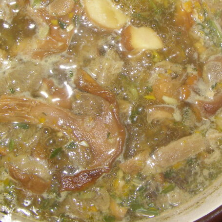 Krok 3 - Aromatyczna zupa grzybowa z prawdziwków z makaronem foto