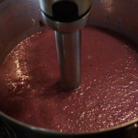 Krok 4 - Aromatyczna zupa krem z czerwonej kapusty  foto