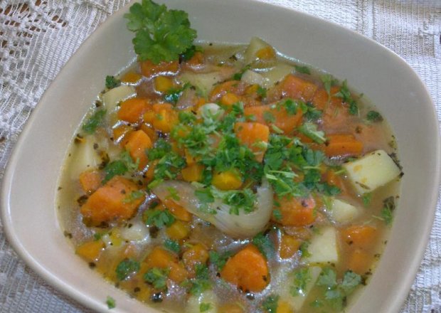 Fotografia przedstawiająca Aromatyczna zupa marchewkowa