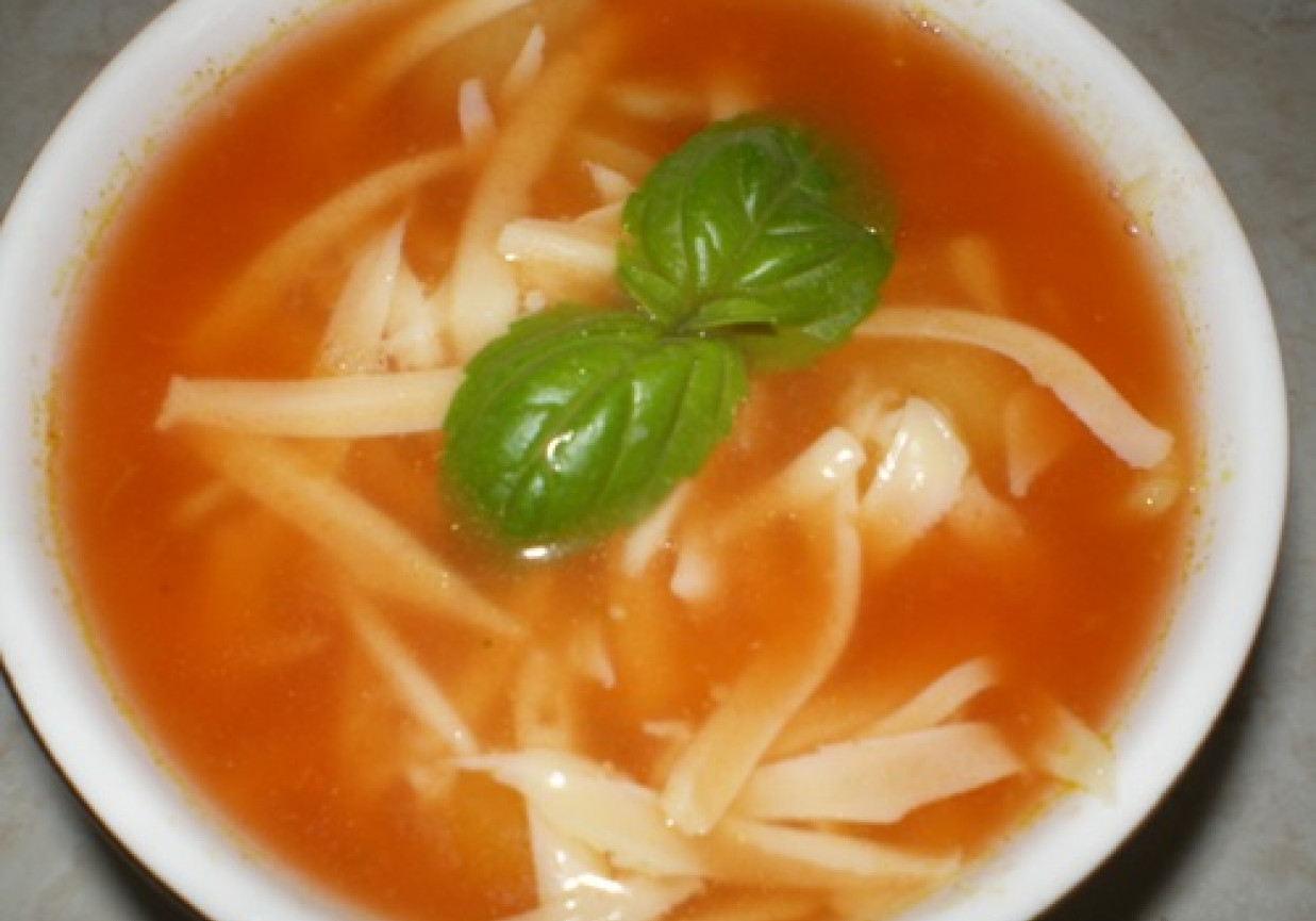 Aromatyczna zupa z pomidorów foto