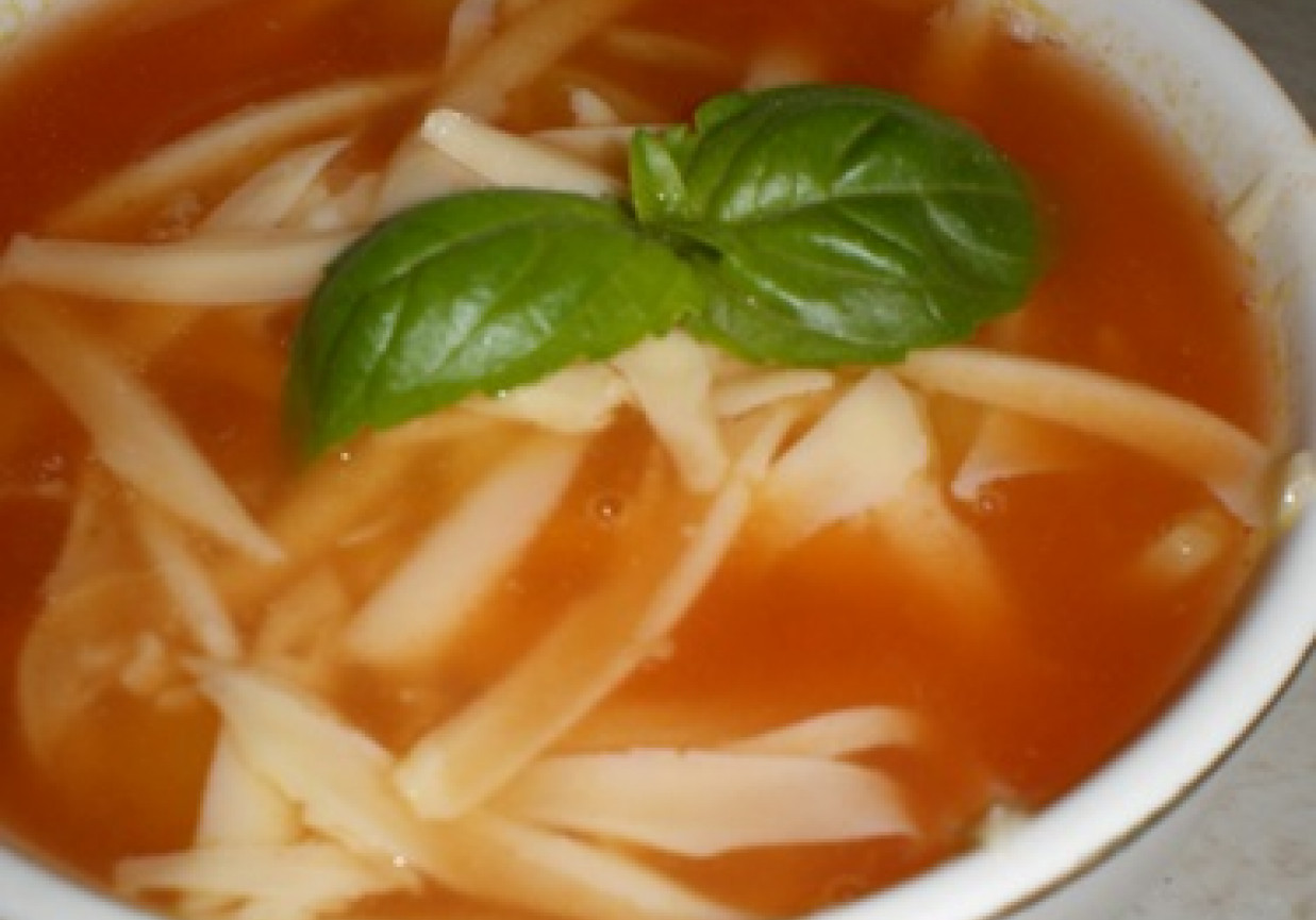 Aromatyczna zupa z pomidorów foto