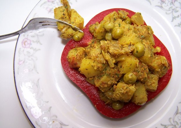 Fotografia przedstawiająca Aromatyczne ziemniaki curry (po indyjsku)
