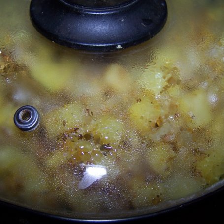 Krok 4 - Aromatyczne ziemniaki curry (po indyjsku) foto