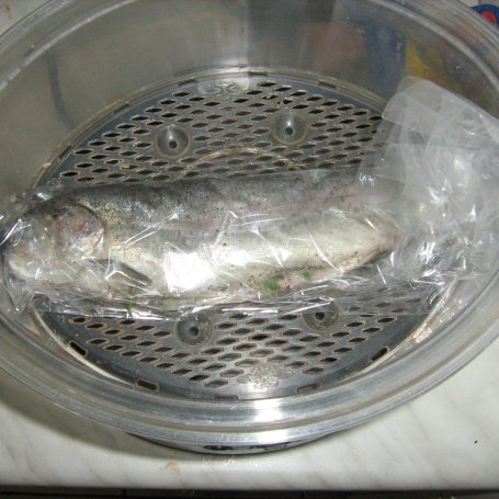 Krok 2 - Aromatyczny pstrąg z tymiankiem z pieczonymi ziemniaczkami. foto