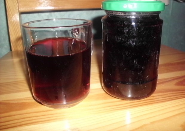 Fotografia przedstawiająca Aromatyczny sok wiśniowy