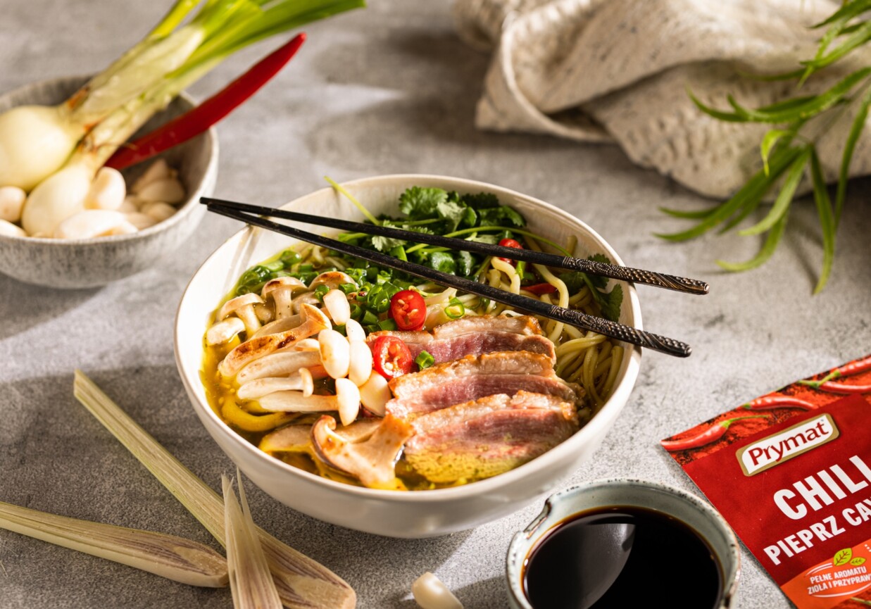 Azjatycki rosół z pieczonej kaczki DoradcaSmaku.pl