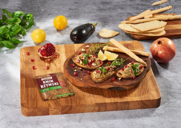 Fotografia przedstawiająca Baba ghanoush - pasta z bakłażana i sezamu, DS XXIII, odc. 18