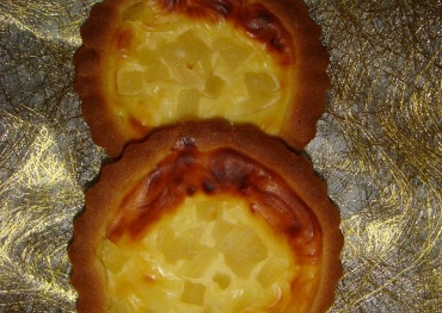Fotografia przedstawiająca Babeczi serowo-ananasowe