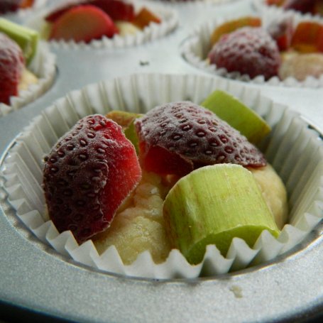 Krok 2 - Babeczki drożdżowe z owocami foto