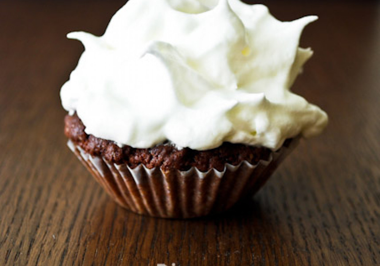 Babeczki pod śnieżną chmurką foto