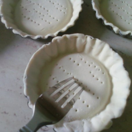 Krok 3 - Babeczki waniliowe z francuskim ciastem foto