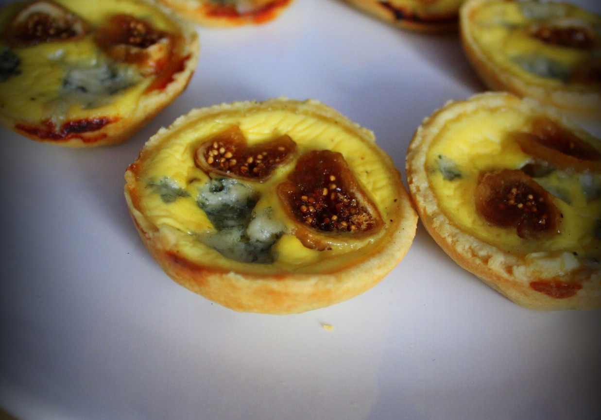 Babeczki z figą i serem pleśniowym foto