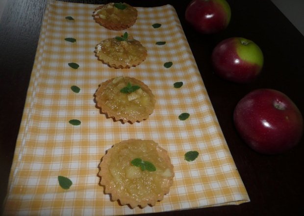 Fotografia przedstawiająca Babeczki z jabłkami