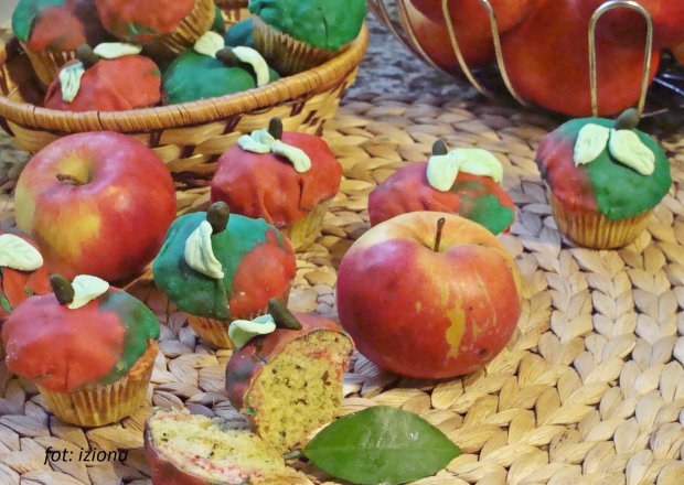 Fotografia przedstawiająca Babeczkowe jabłuszka
