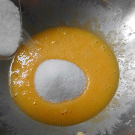 Krok 2 - Babka budyniowa z majonezem. foto