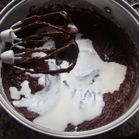 Krok 3 - Babka czekoladowa z maślanką foto