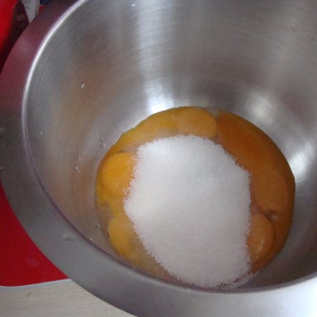 Krok 2 - Babka drożdżowa z papają foto
