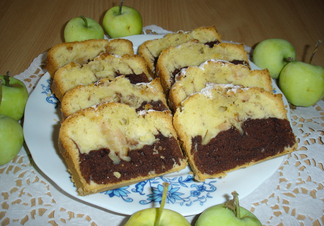 Babka i jabłka foto