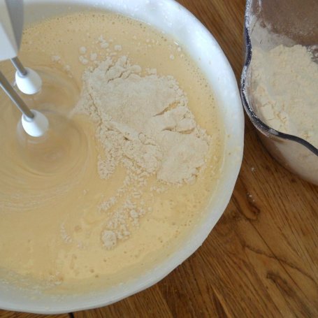 Krok 4 - Babka jogurtowo-pomarańczowa foto