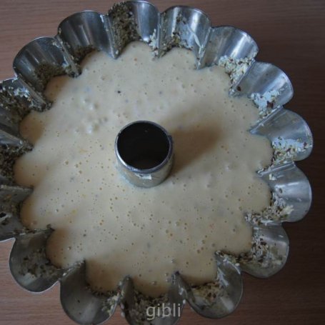 Krok 7 - Babka mandarynkowa z posypką dyniowo - migdałowo - sezamową oraz siemieniem lnianym foto