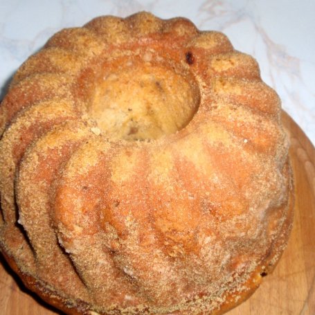Krok 8 - Babka z białym serkiem i płatkami czekoladowymi foto