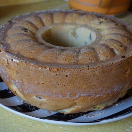 Krok 8 - Babka z brzoskwiniami na maślance pod śliwkową polewą foto