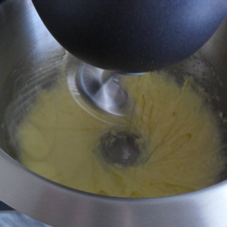 Krok 1 - Babka z krówkami foto