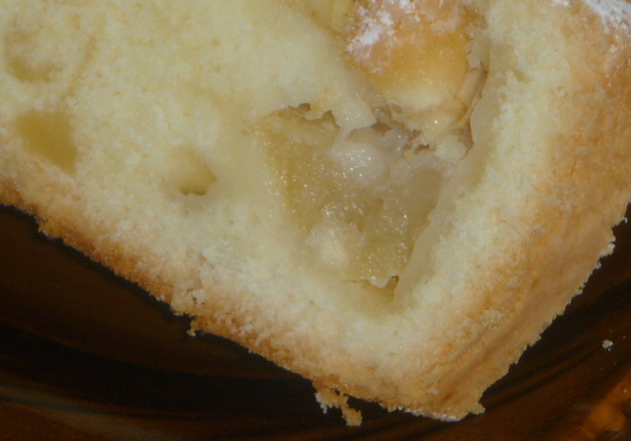 Babka z mąką ziemniaczaną i z jabłkiem foto