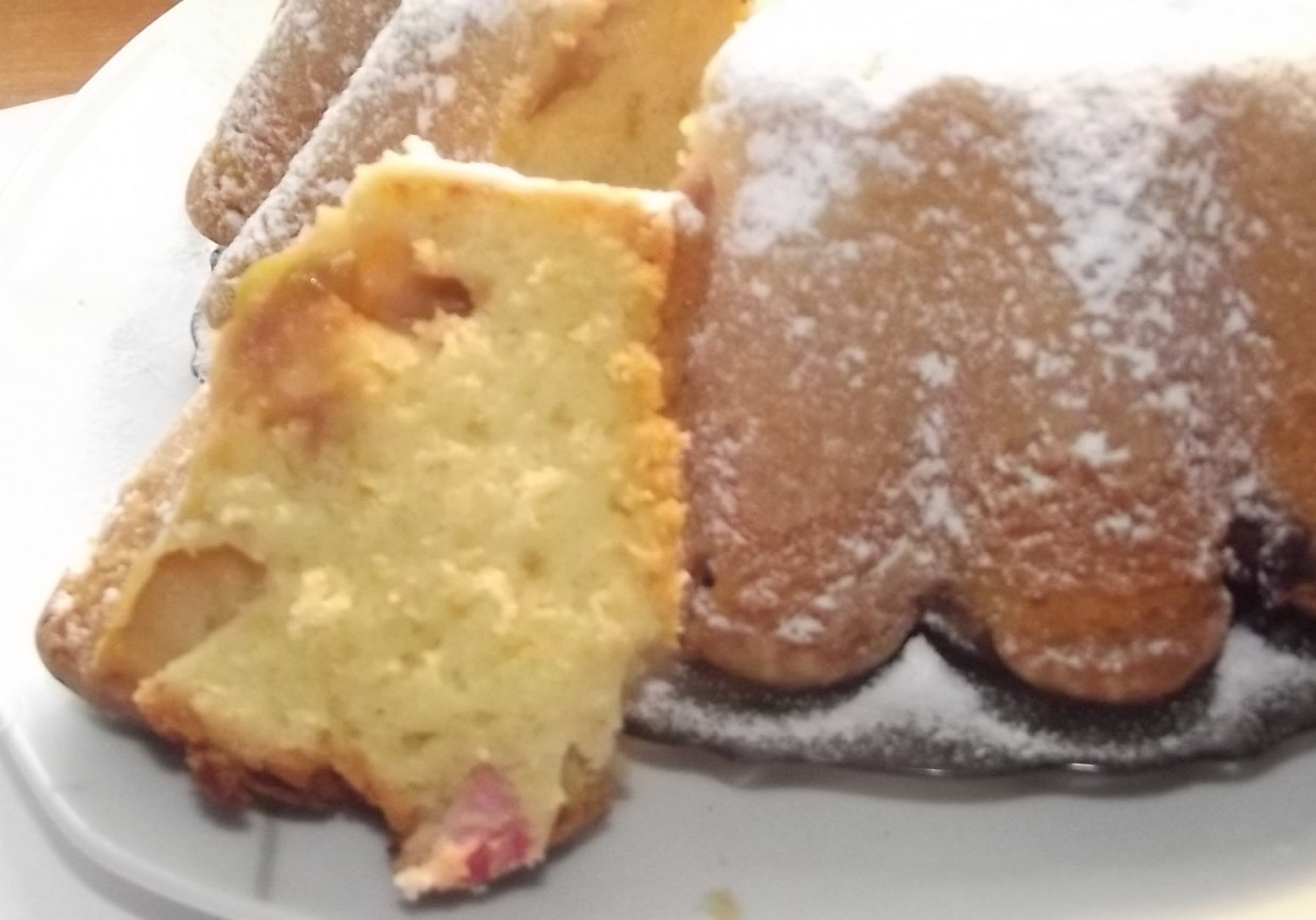 Babka z rabarbarem foto