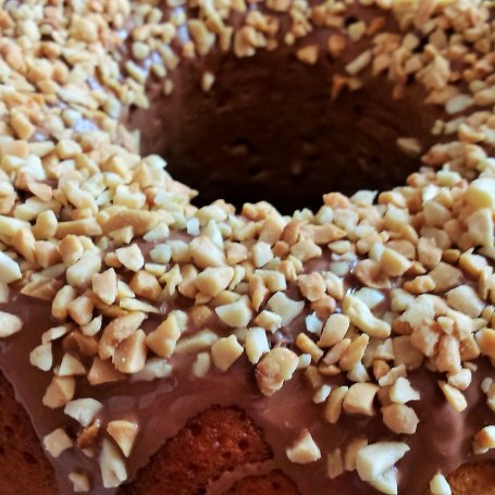 Krok 4 - Babka z rodzynkami i polewą orzechowo - czekoladową foto