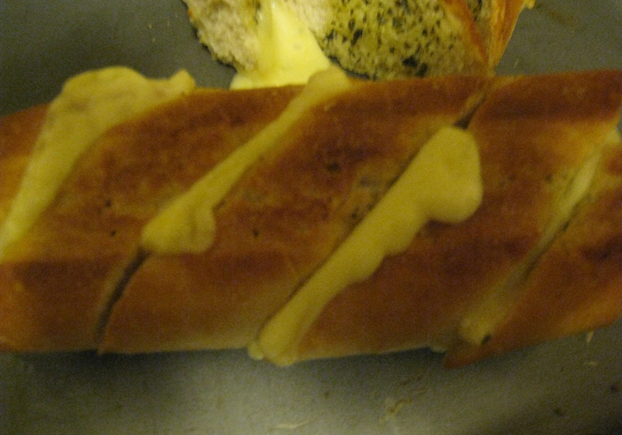 Bagietka czosnkowa z serem foto