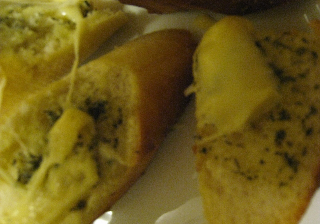 Bagietka czosnkowa z serem foto